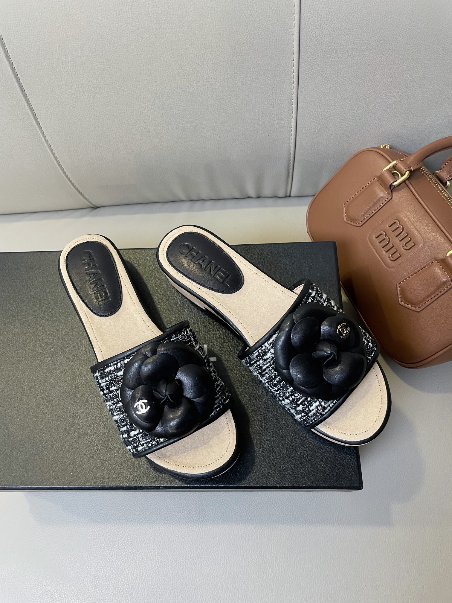 cc mule sandal 45 black white fabric beige calfskin