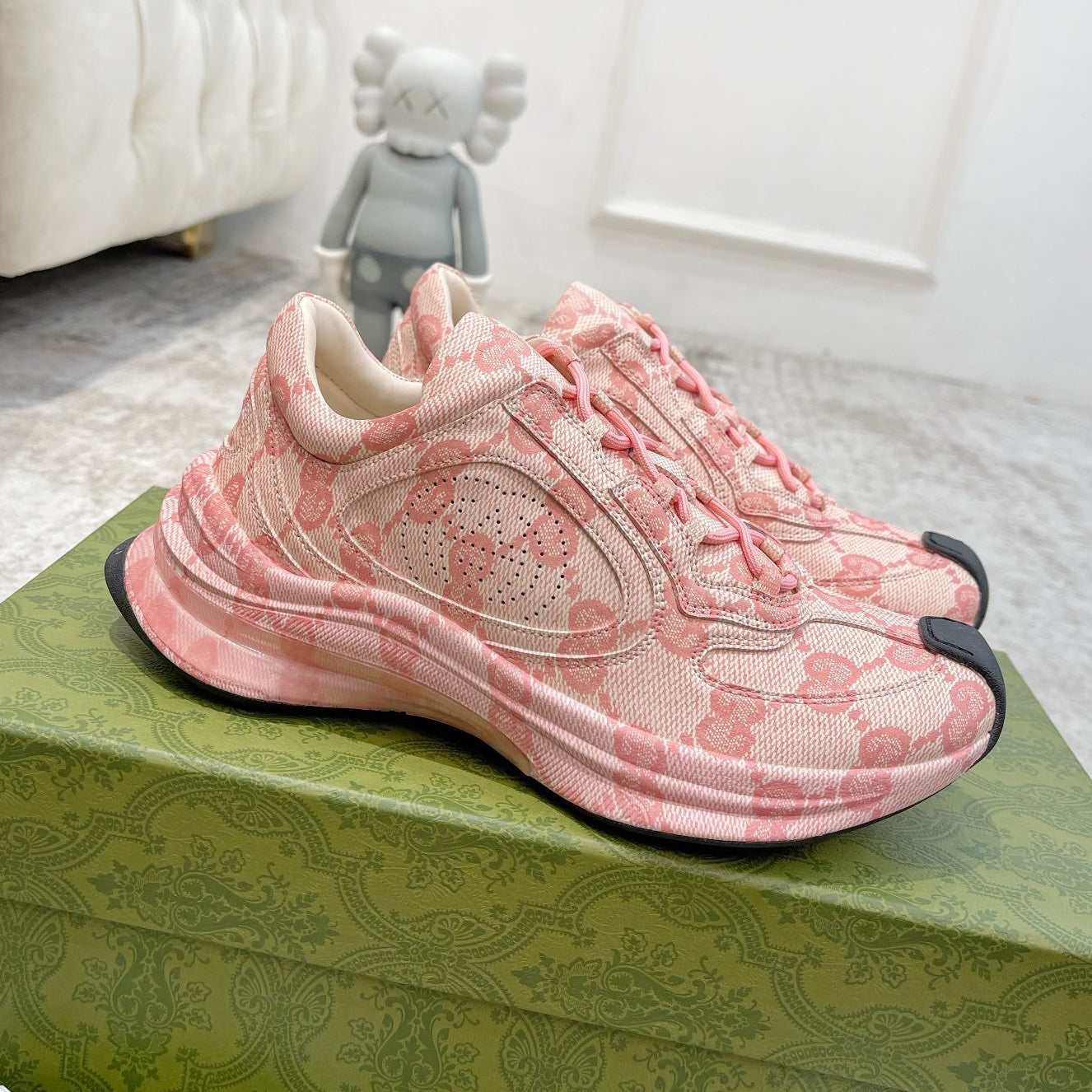 Gucci 25 Runner Sneaker Pink Monogram