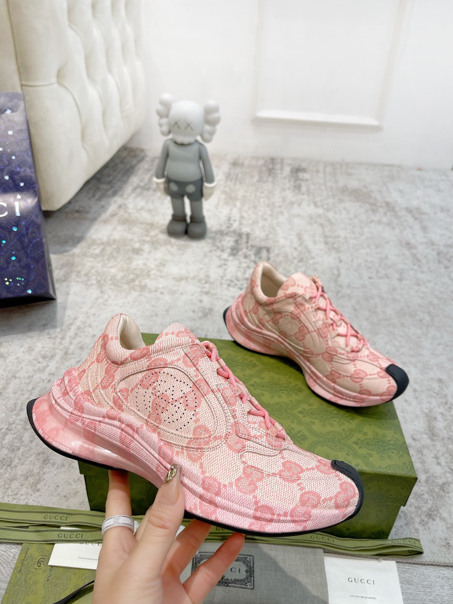 Gucci 25 Runner Sneaker Pink Monogram