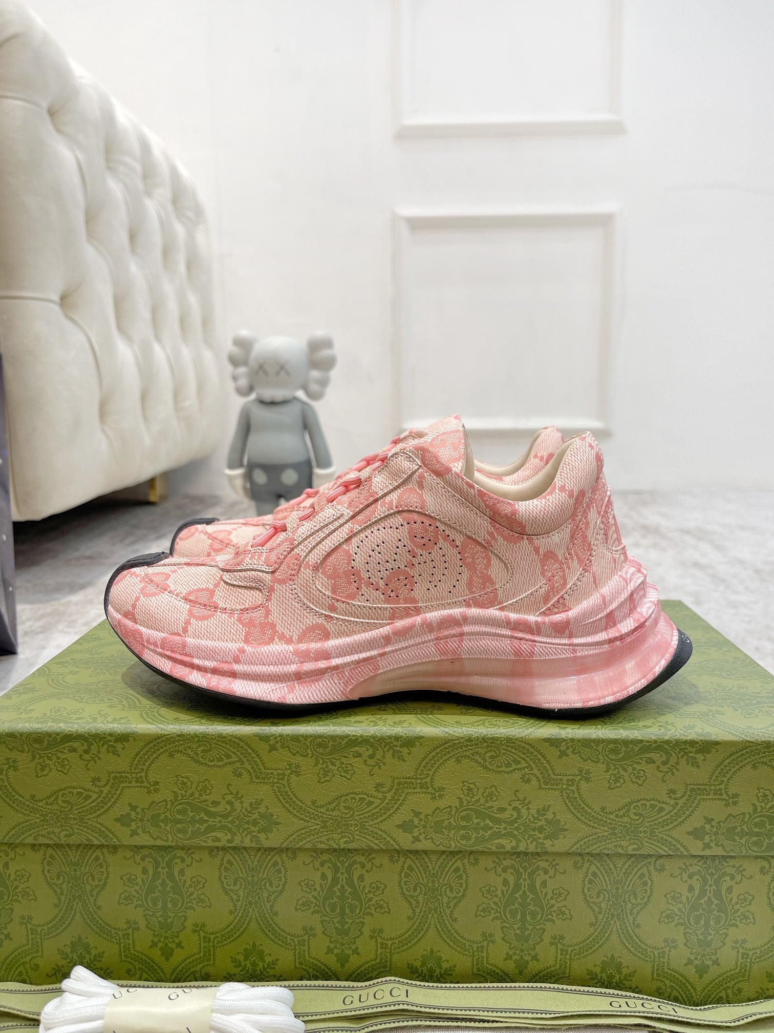 Gucci 25 Runner Sneaker Pink Monogram