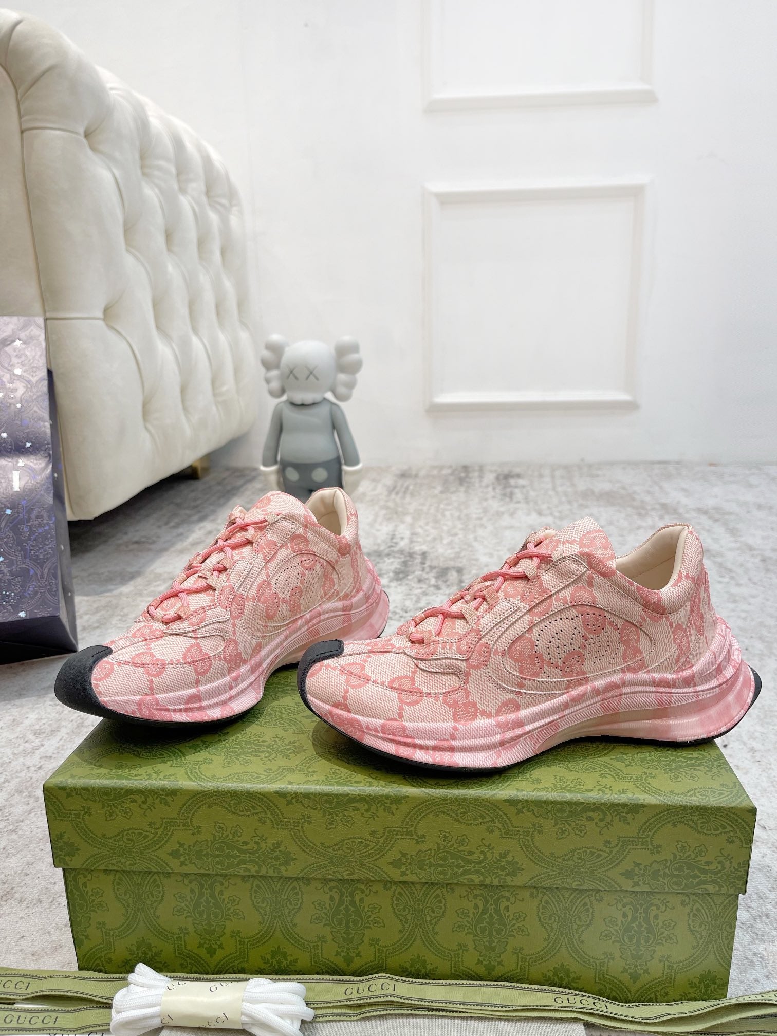 Gucci 25 Runner Sneaker Pink Monogram