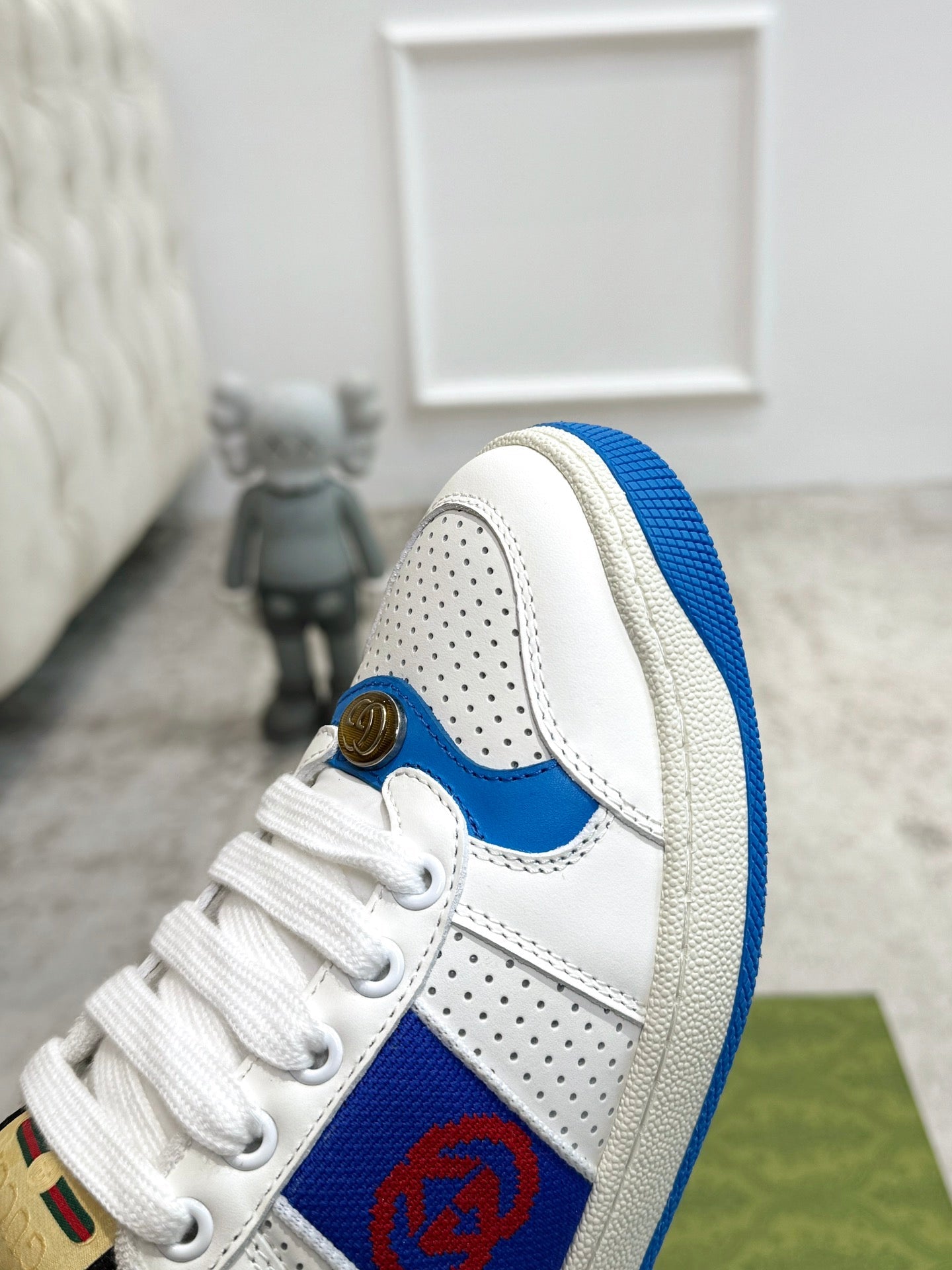 GG Men's Screener Sneaker White Blue Sheepskin 574737