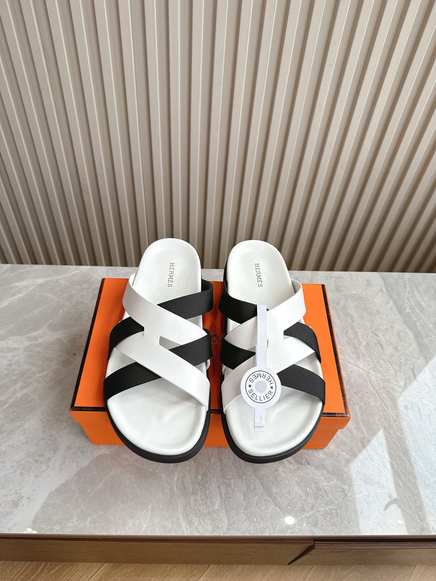 HM Kazimir Sandal White Black Lamb Leather Cloth 312839