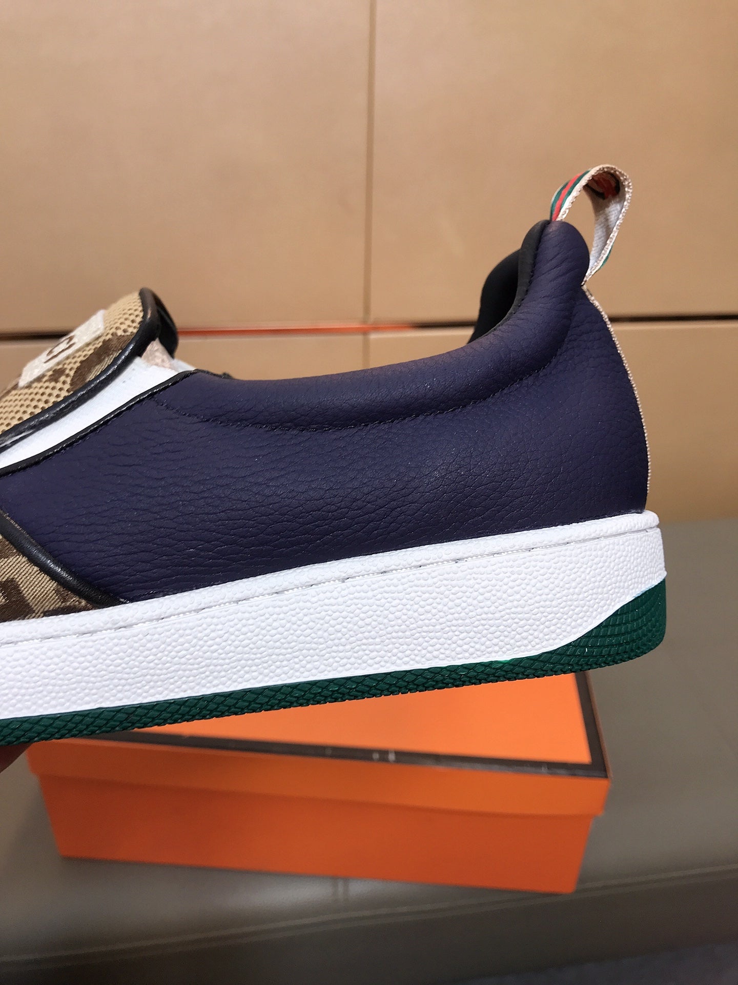 GG Men's Slip On Brown Cowhide Printed Fabric 525192