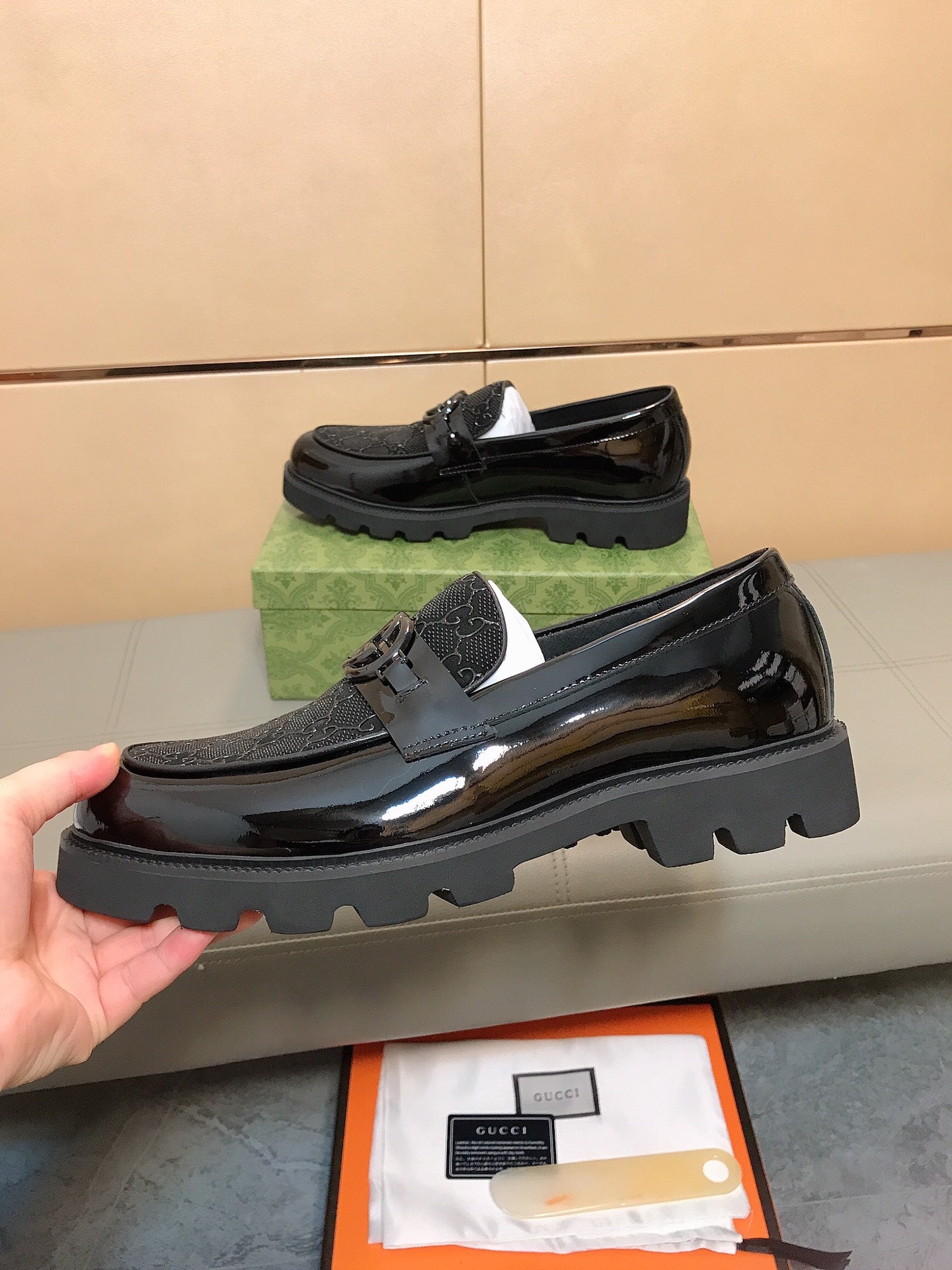 GG Men's Loafer Black Cowhide 529749