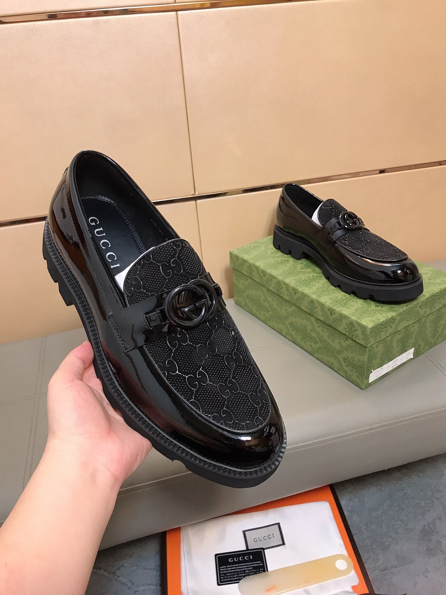 GG Men's Loafer Black Cowhide 529749