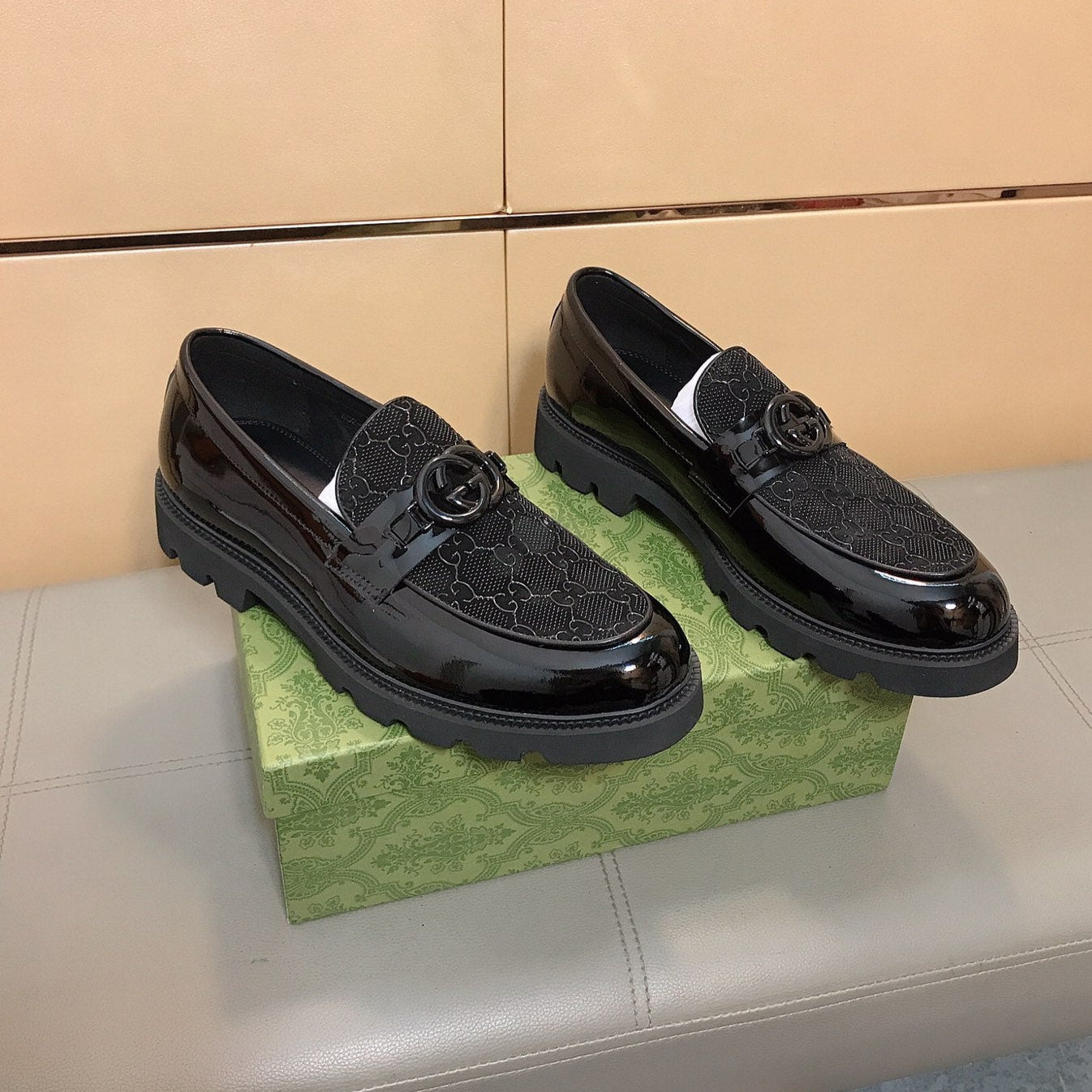 GG Men's Loafer Black Cowhide 529749