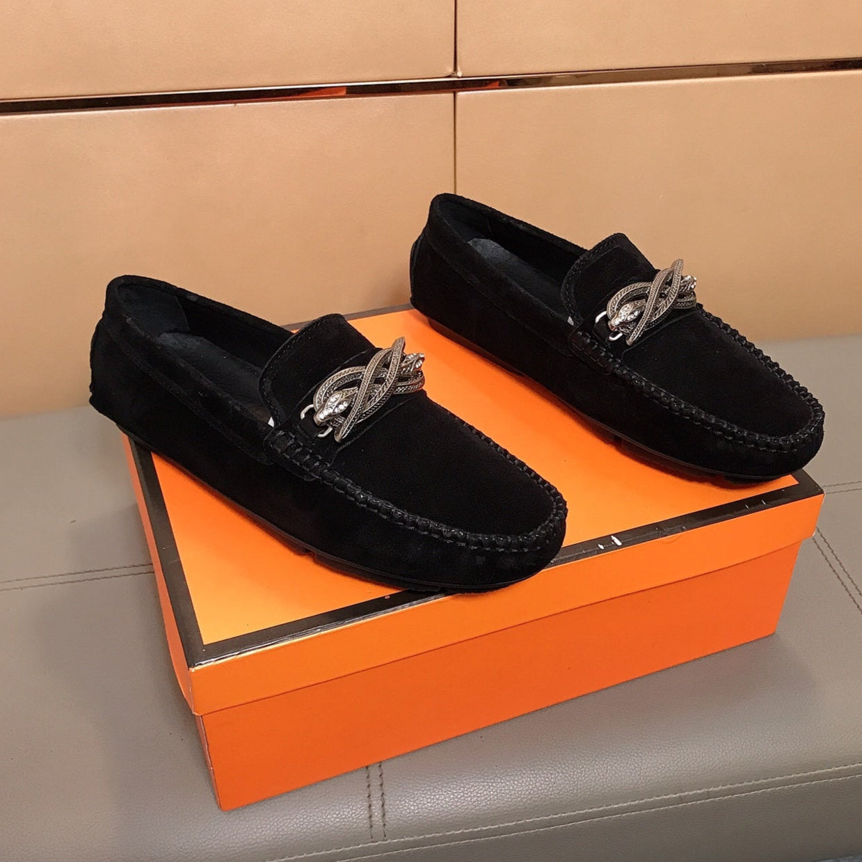 GG Men's 25 Snake Loafer Black Suede 748028