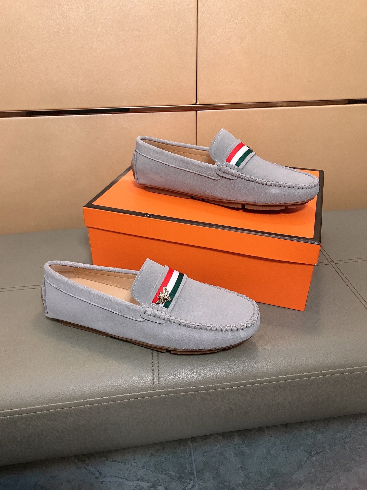 GG Men's Loafer Grey Suede 526680