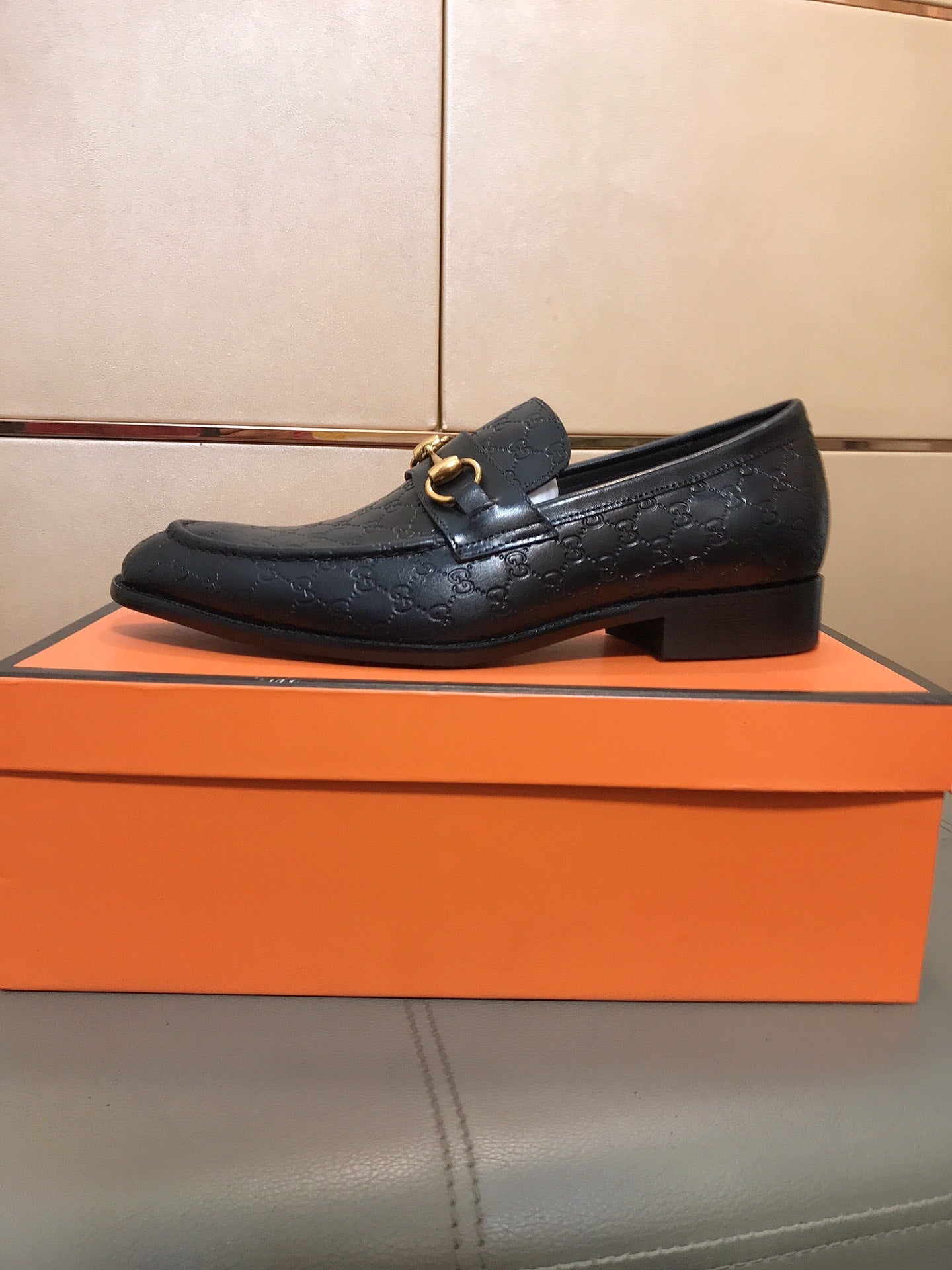 GG Men's Jordaan Loafer Black Embossed Cowhide 529783