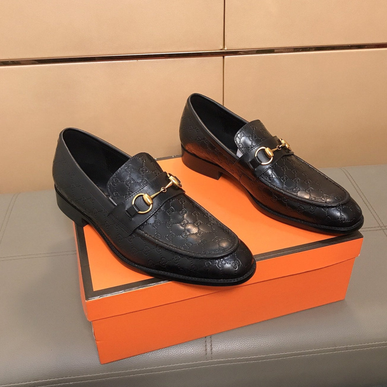 GG Men's Jordaan Loafer Black Embossed Cowhide 529783