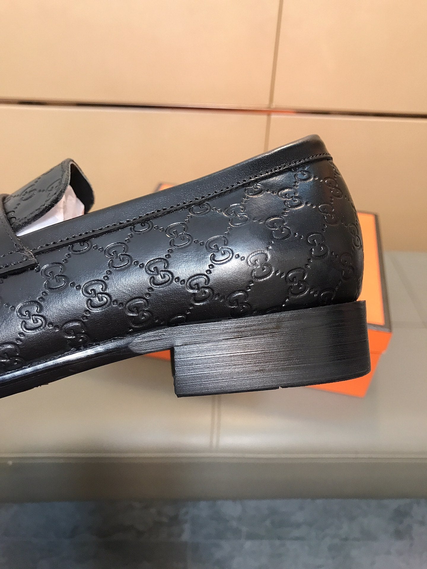 GG Men's Jordaan Loafer Black Embossed Cowhide 529783