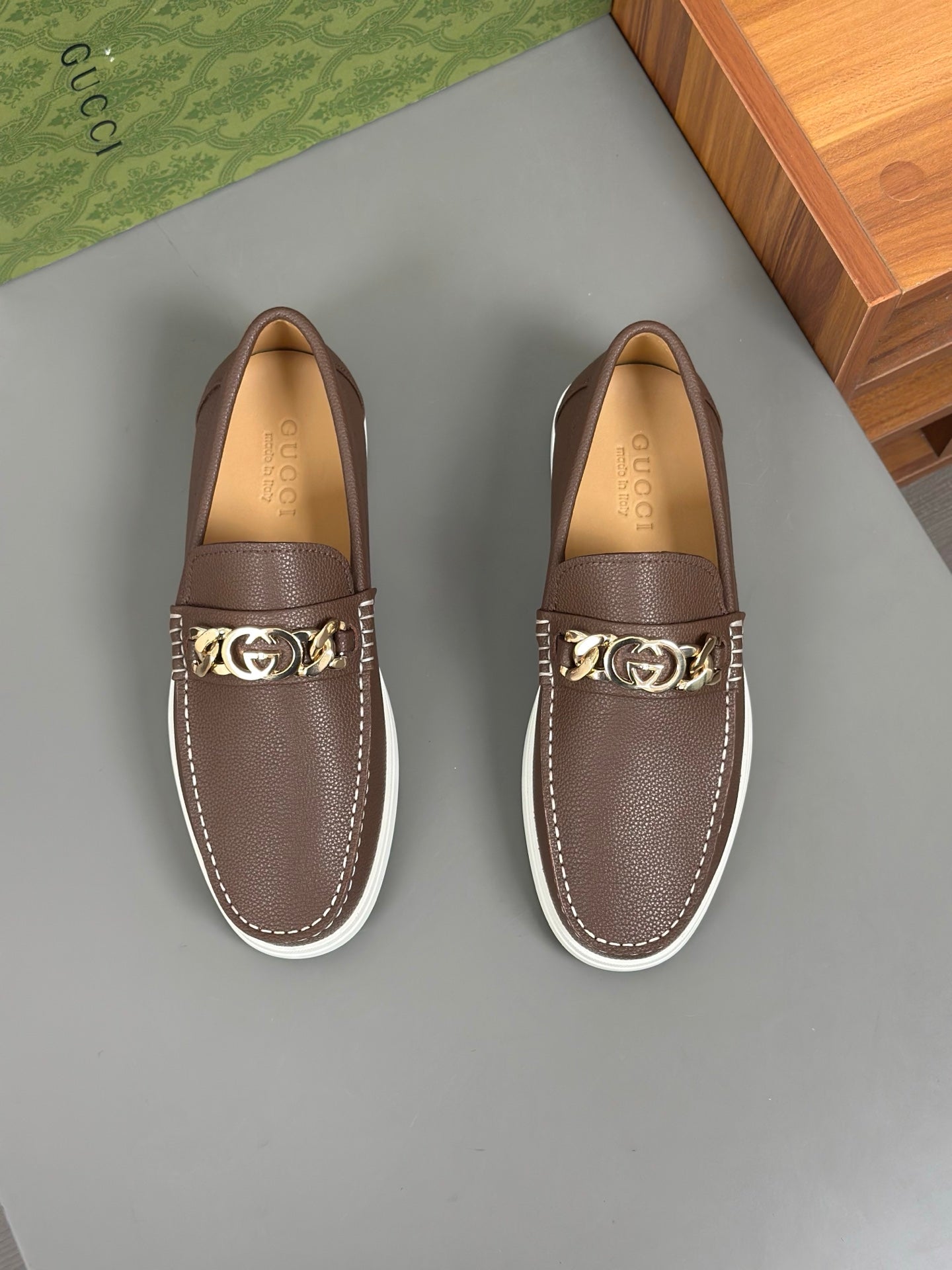 GG Men's Interlocking G Loafer Brown Cowhide 573502