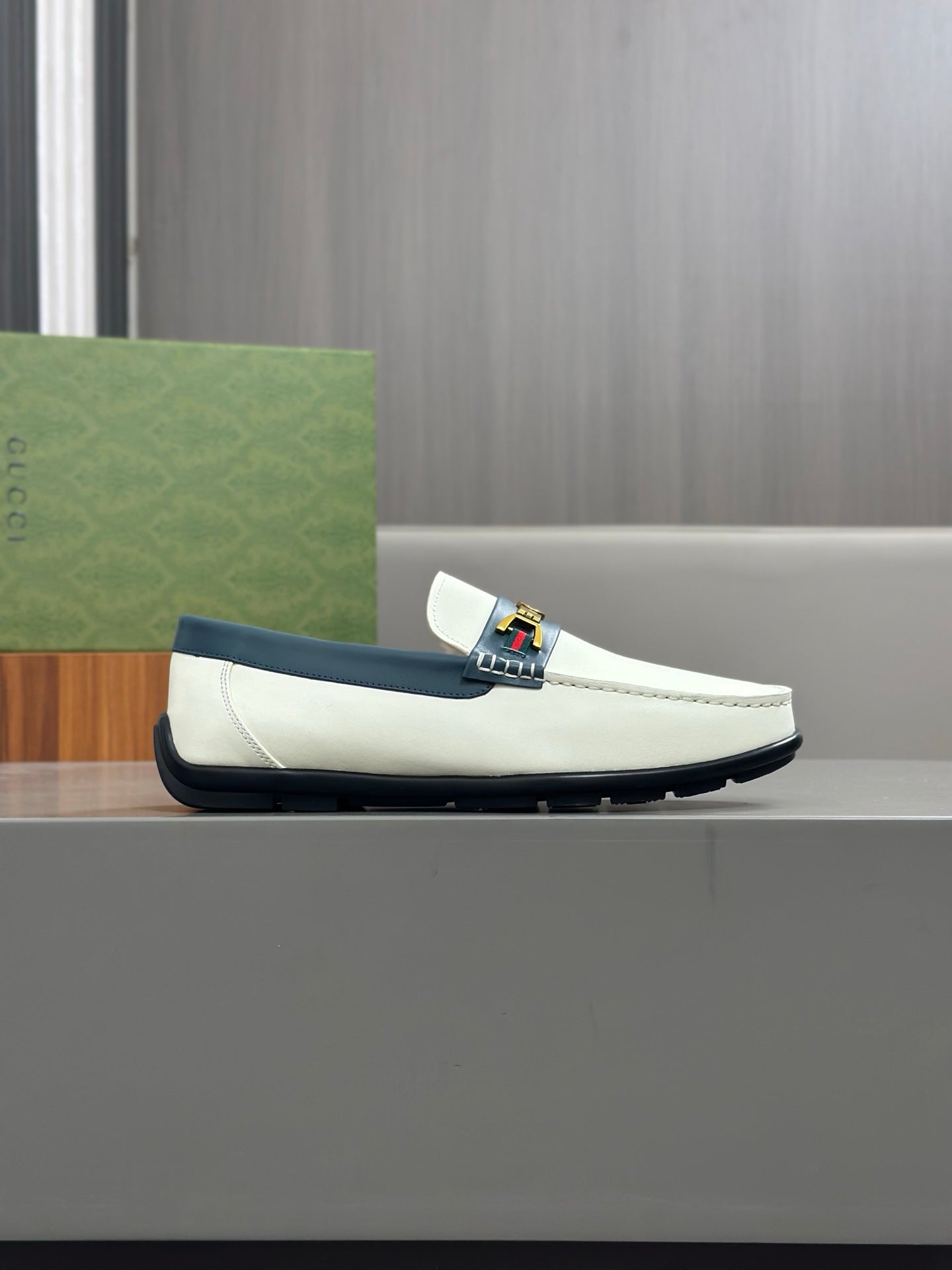 GG Men's Loafer White Cowhide 573507