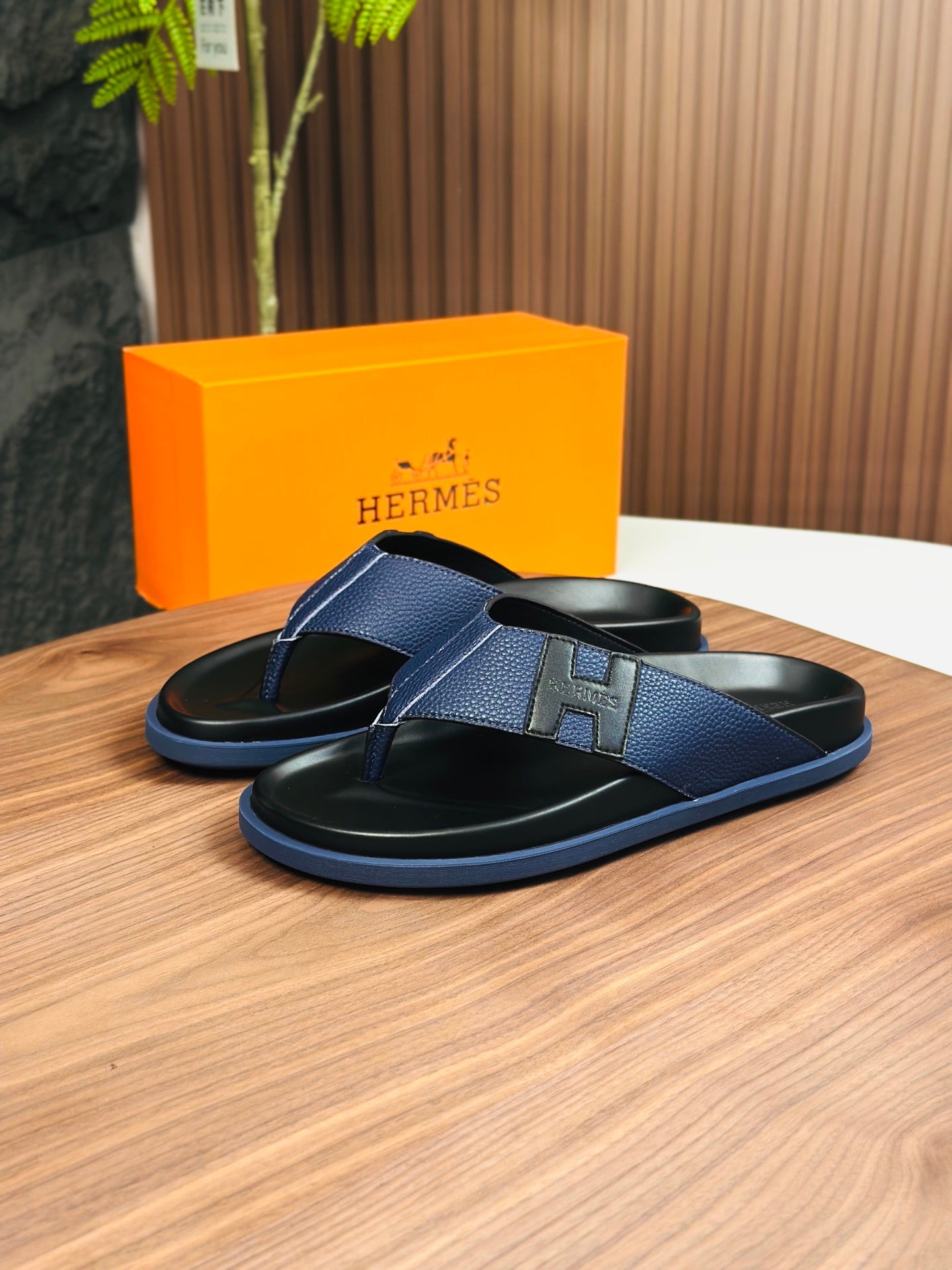 HM Men's Thong Sandals Blue Cowhide 684843