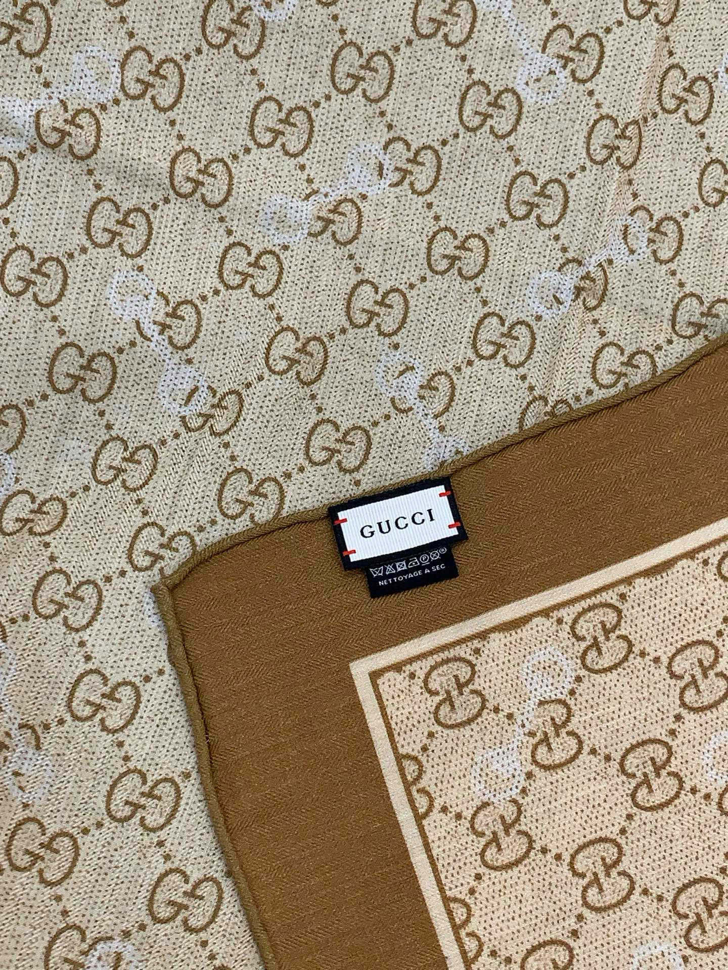 GG Classic 135CM Beige Tan Cashmere 287698