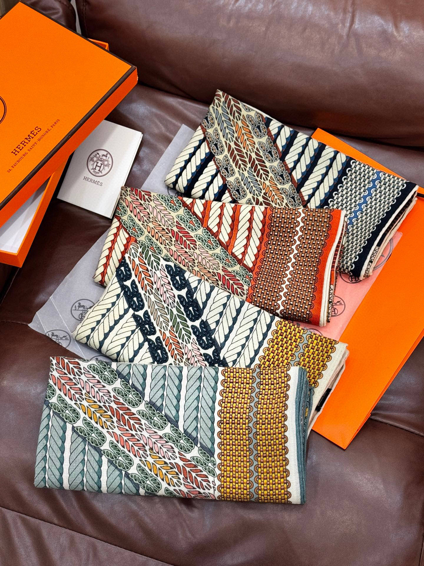 HM Dressage Tressage 140 CM  Yellow White Colorful Cashmere And Silk 293223