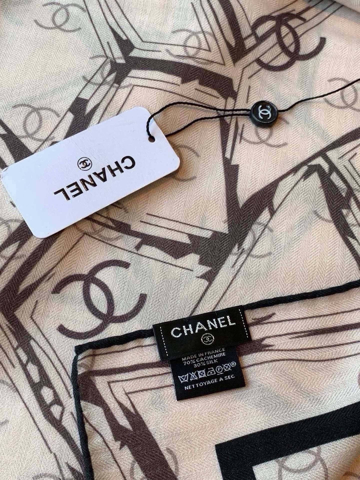 Chanel 2026 Geometric Scarf 135cm Black White Silk And Cashmere 214969