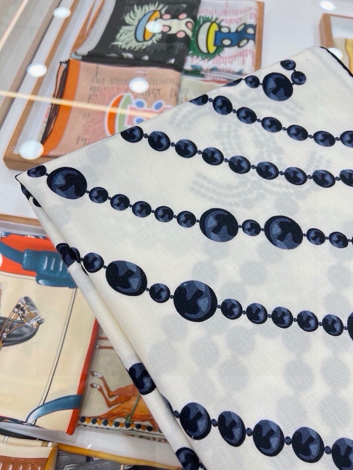Chanel 2026 Pearl Scarf 140cm Black White Silk And Cashmere 214951