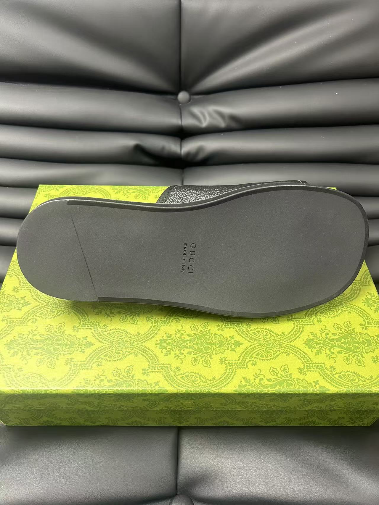 GG Men's 25 Monogram Slide Black Calfskin 540246