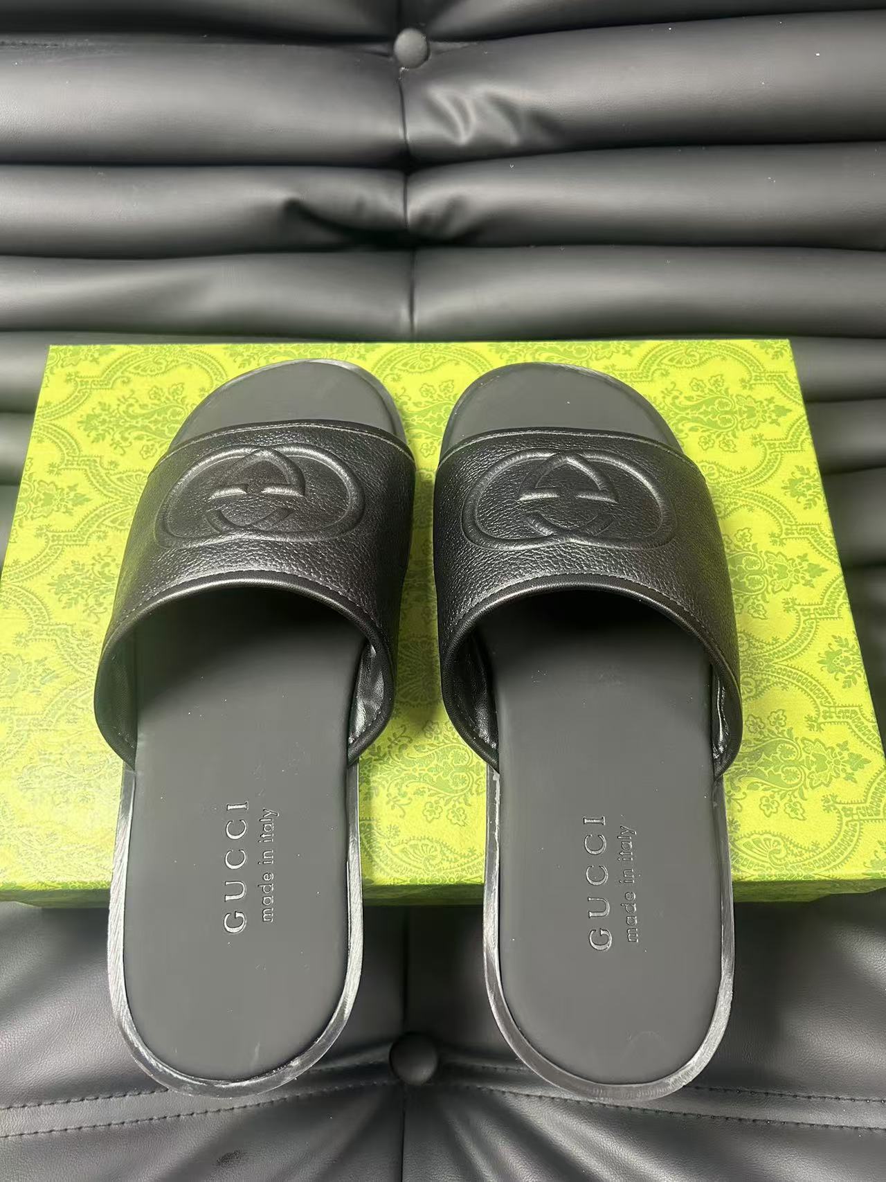 GG Men's 25 Monogram Slide Black Calfskin 540246