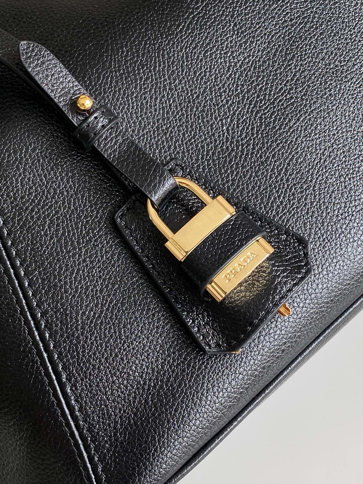 Prada 2026 Ouvert Large Leather Tote Bag 32cm Leather