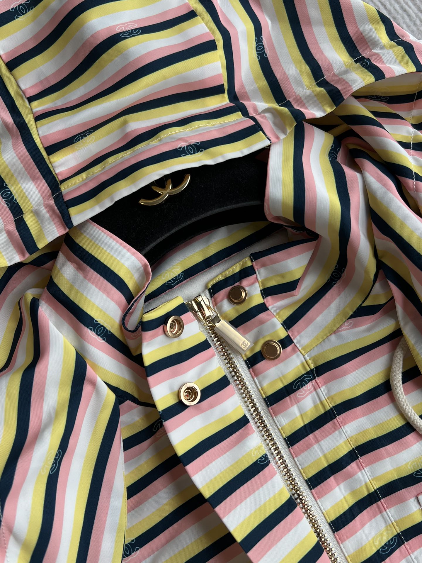 CC 25 Striped Suit Multicolor Polyester Fiber