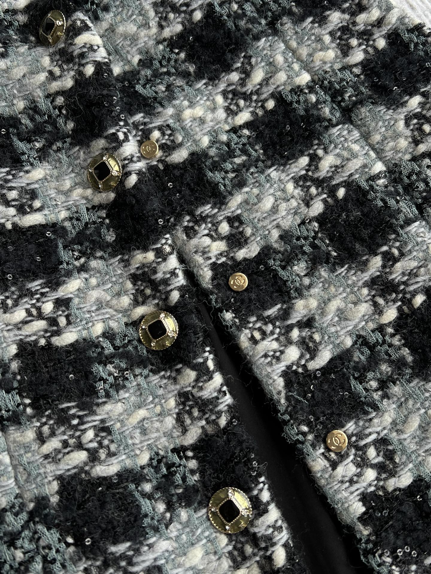 Chanel 2025 Plaid Tweed Vest Jacket Black Wool Polyester 325379