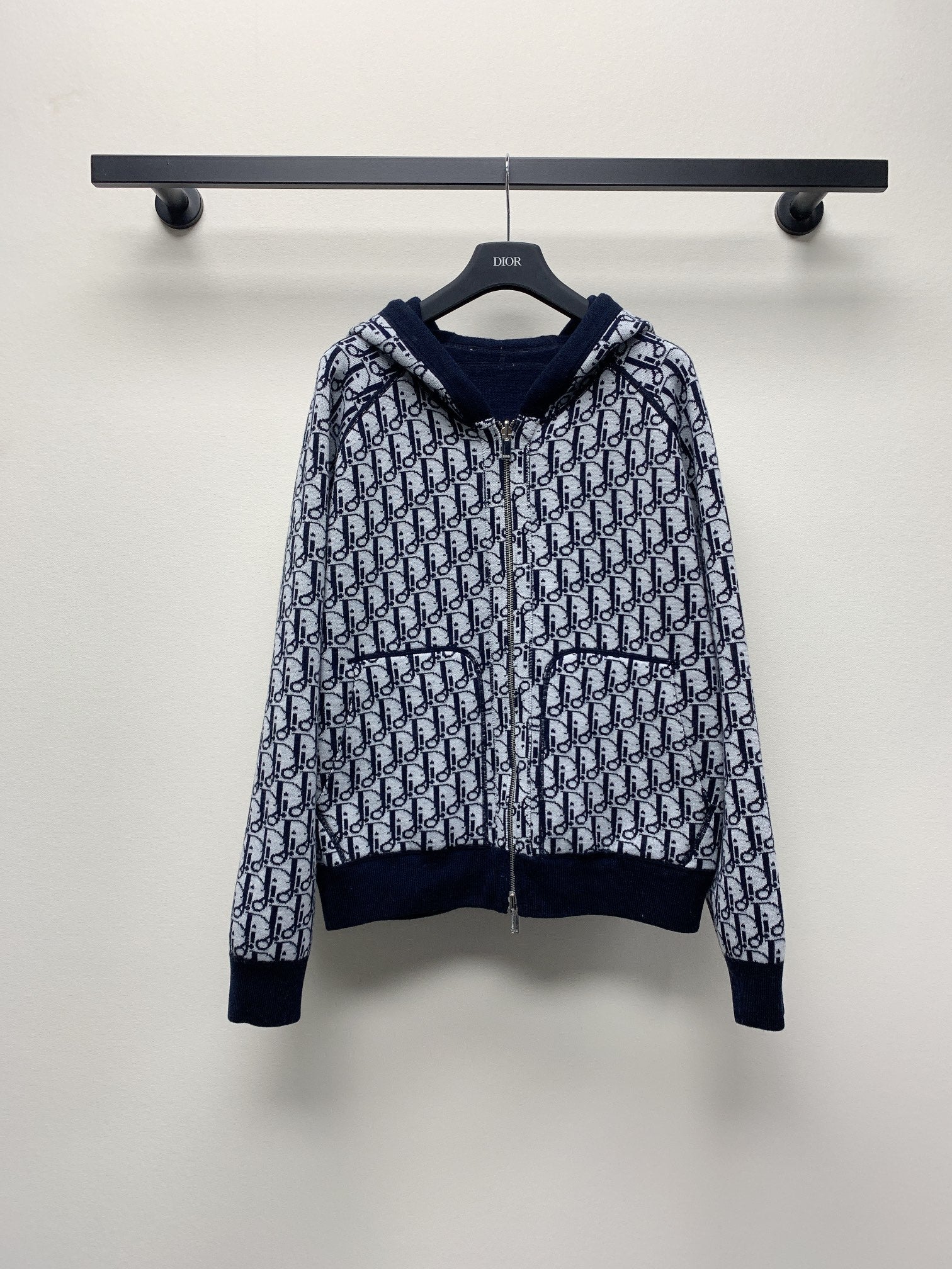 CD 25 Double-Sided Knitted Hooded Jacket 293319