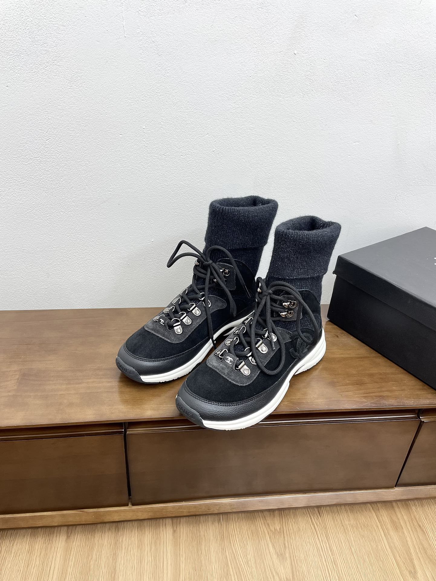 CC Sneaker 30mm Black Suede And Wool