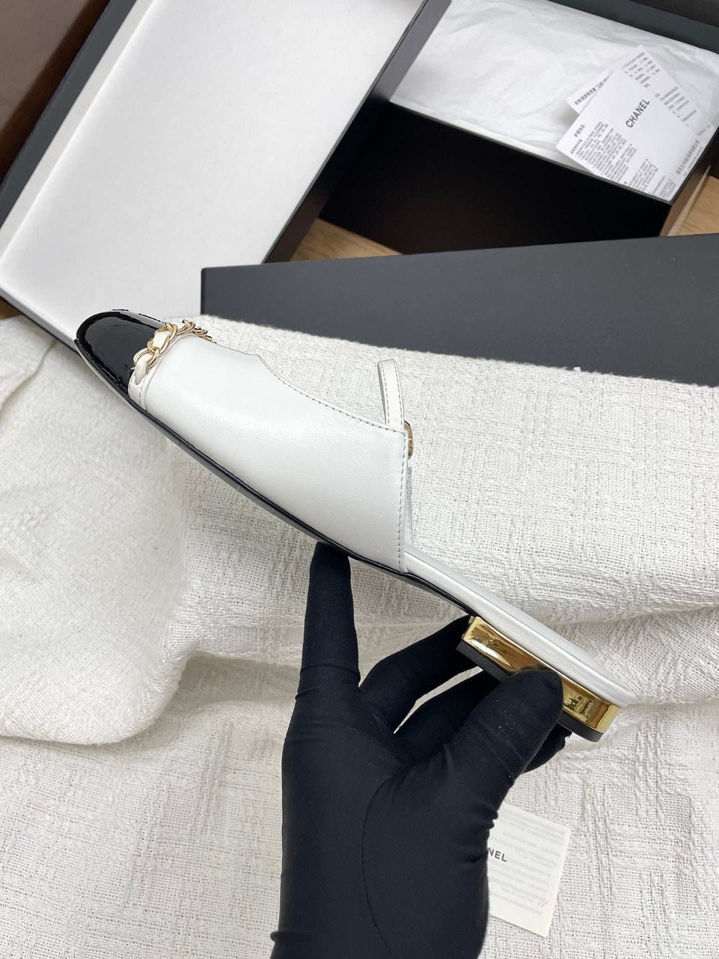 CC 25 Mules Flats White Sheepskin 311500