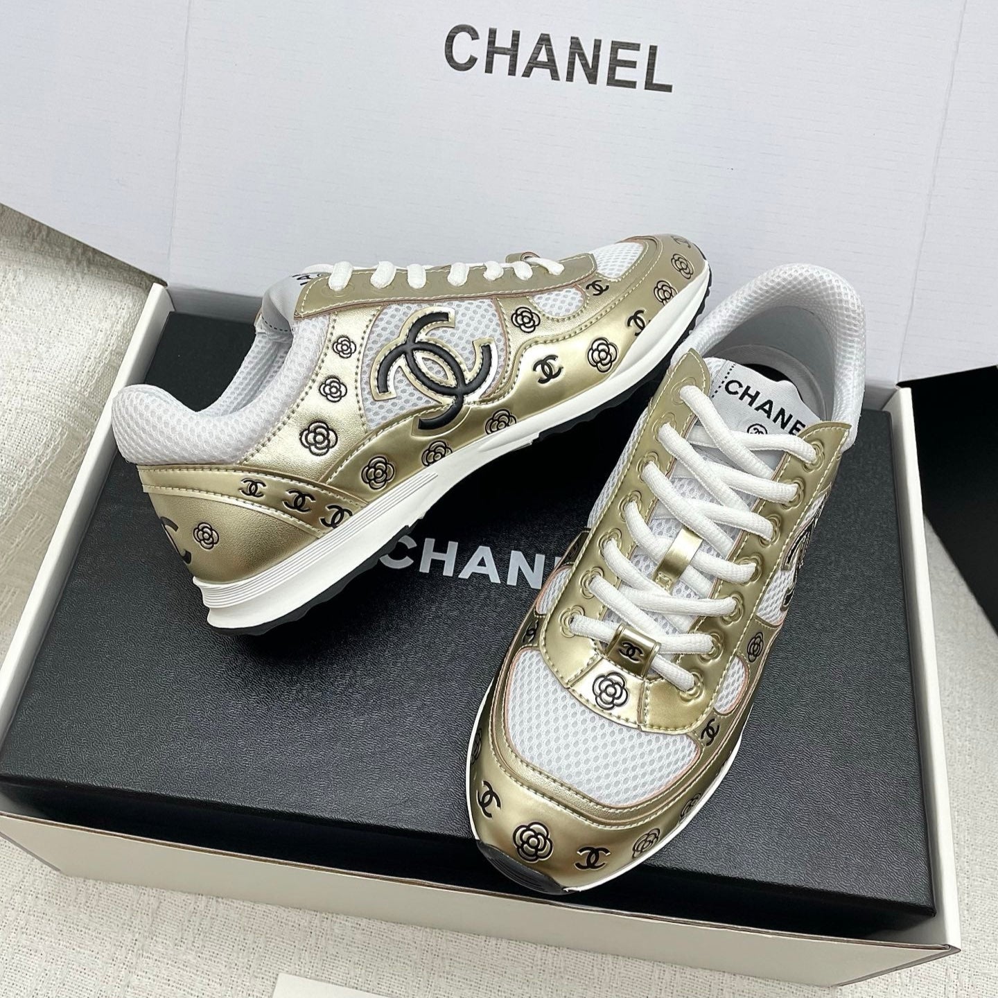 CC 25 Sneaker Gold Sheepskin Mesh 338281