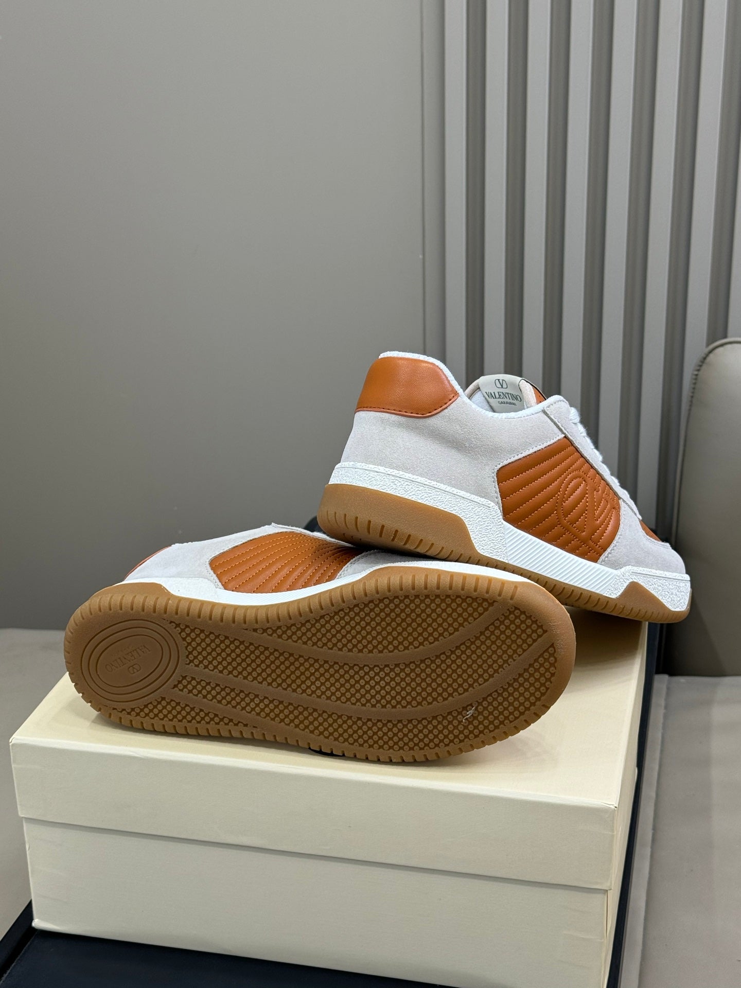 VT 2025 Sneaker Brown White Suede Calfskin 548583