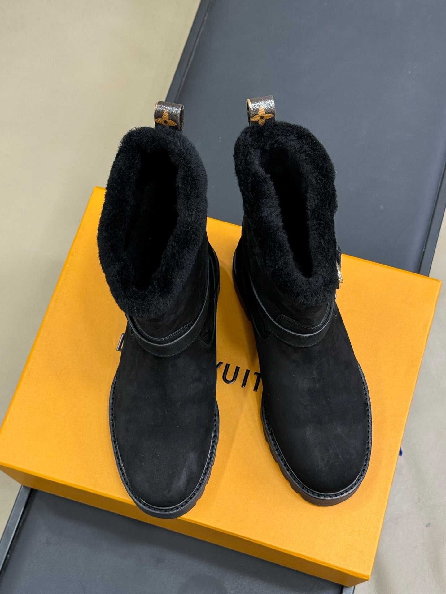 LV 25 Shearling Boots Black Suede 576935