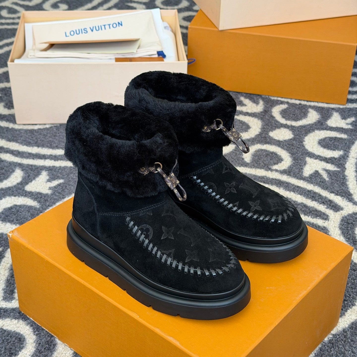LV 25 Snow Boots Black Monogram Suede 576947