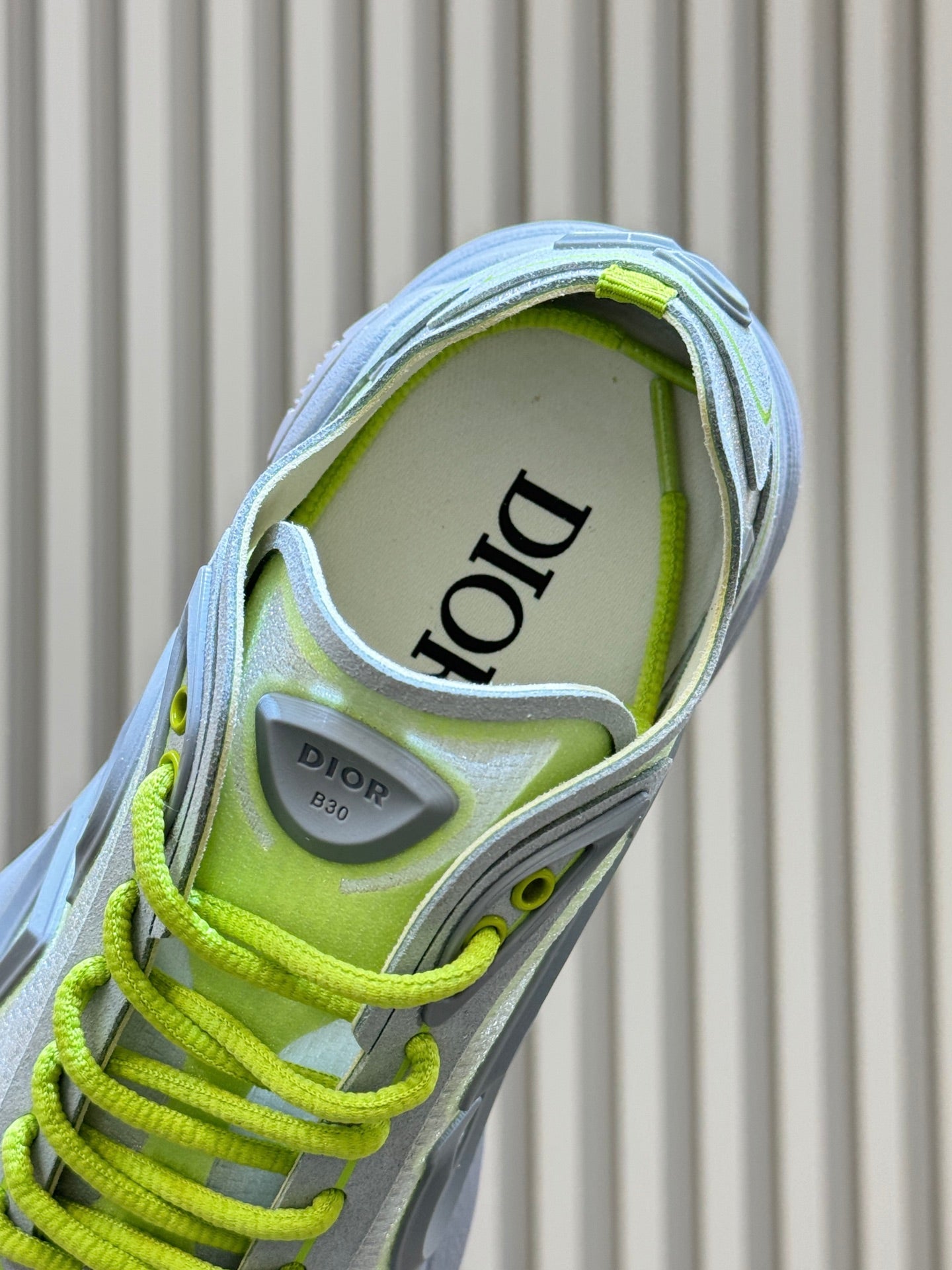 CD 26 B30 Sneaker Neon Green Silver Gray Mesh TPU 621820