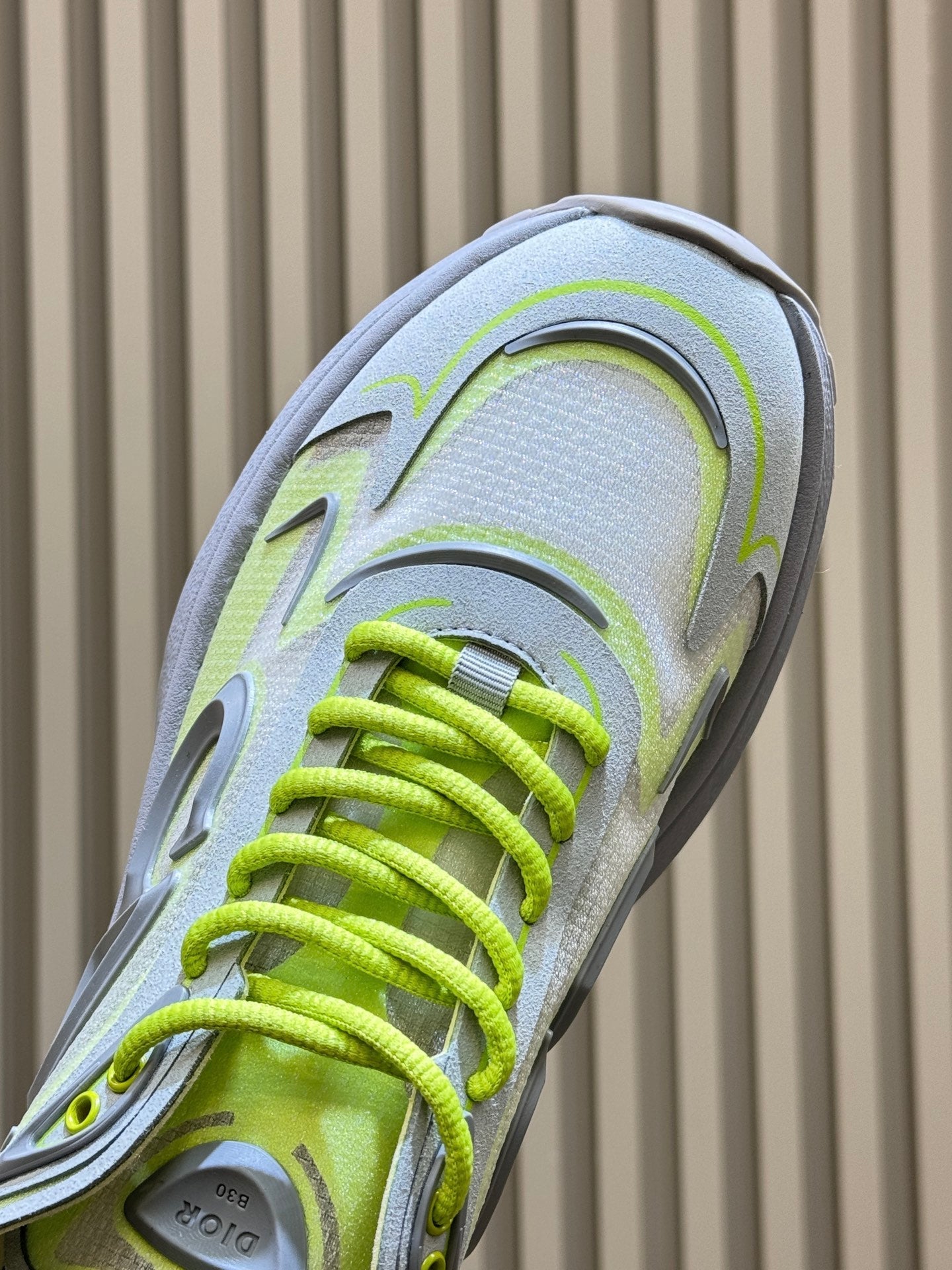 CD 26 B30 Sneaker Neon Green Silver Gray Mesh TPU 621820