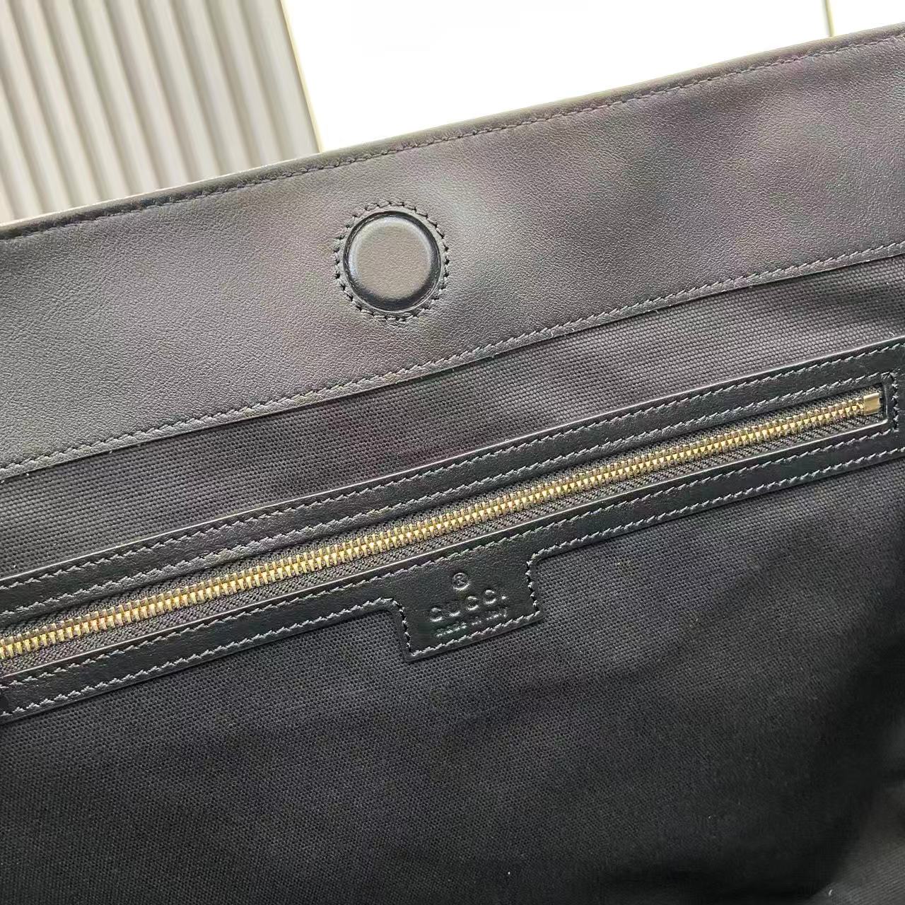 Gucci 25 Beatrix Handbag Black Smooth Cowhide 290511