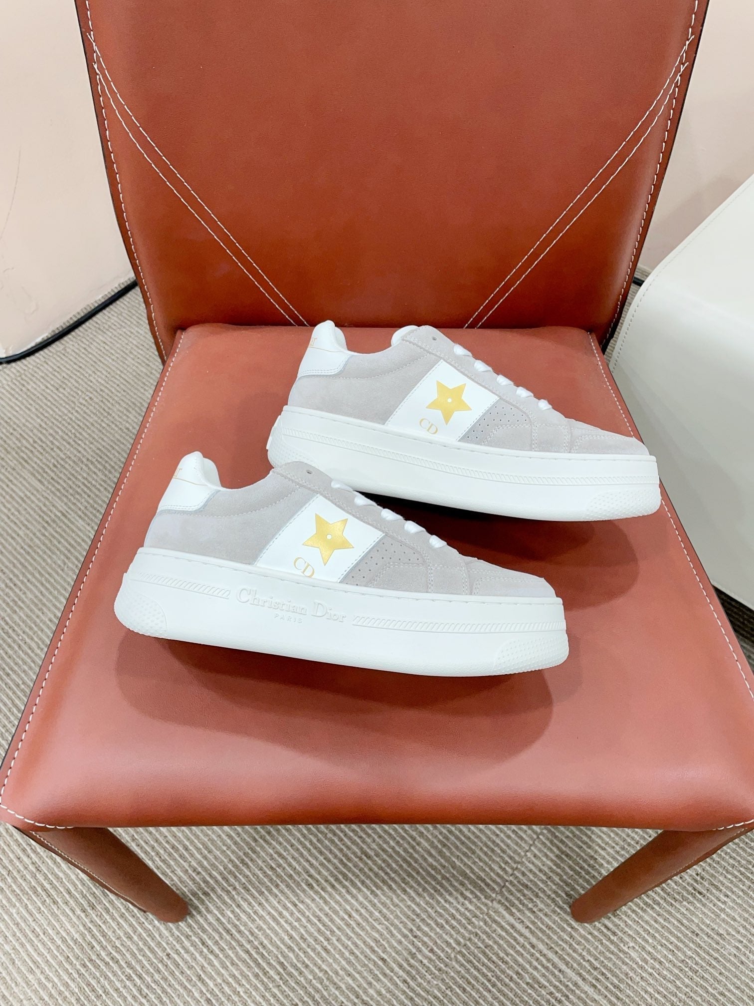 CD Star Platform Sneaker In Light Grey Suede 999870