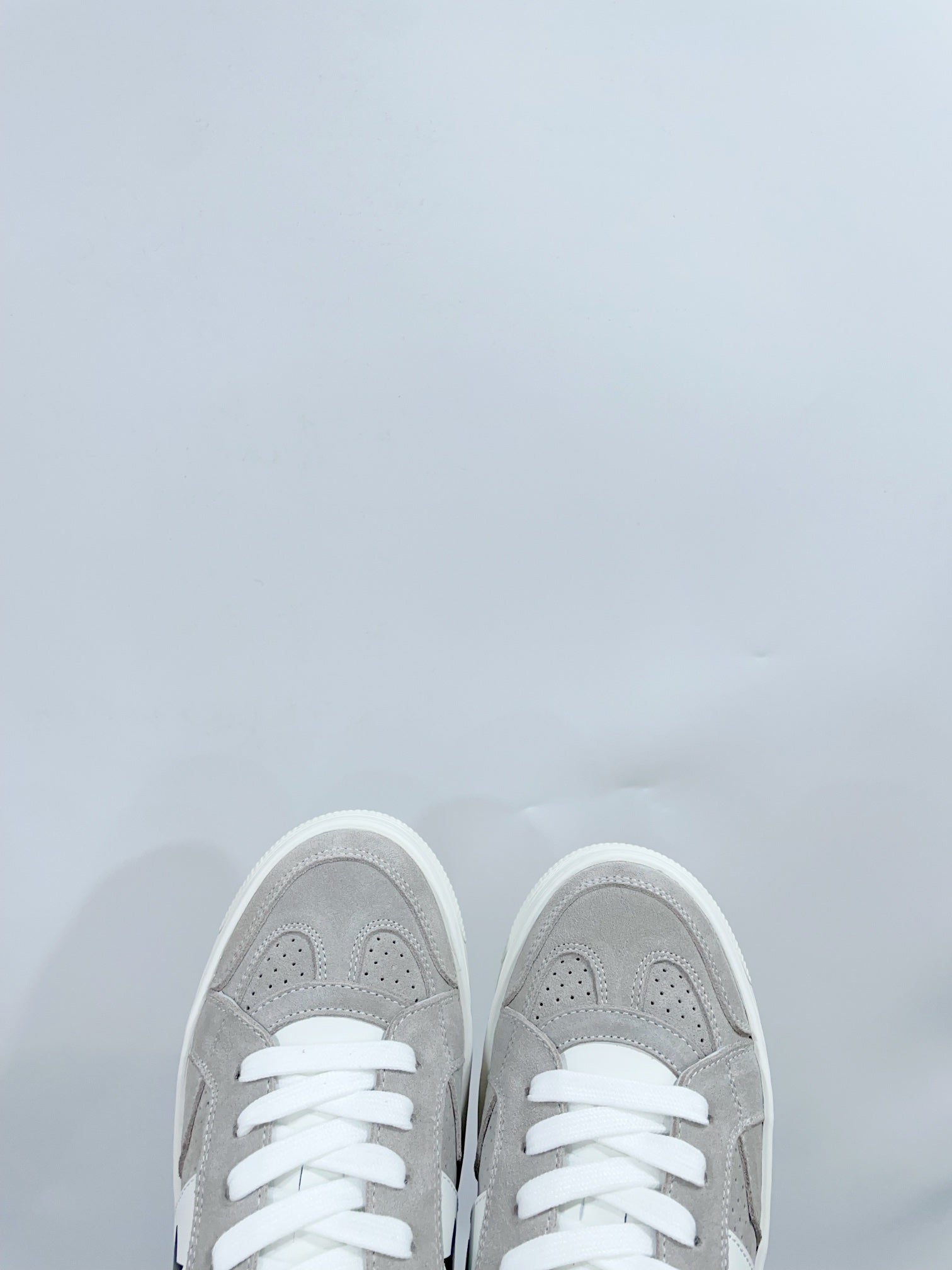 CD Star Platform Sneaker In Light Grey Suede 999872