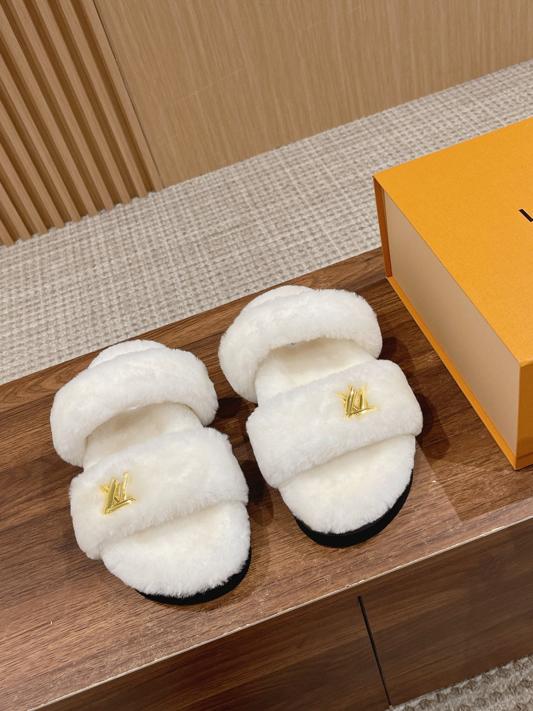 LV Sunset Flat Comfort Mule White Wool