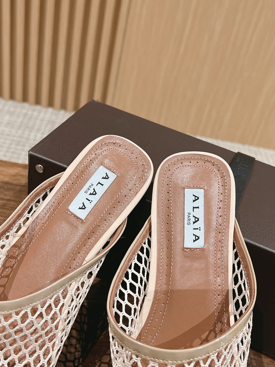 flat mule fishnet beige lambskin