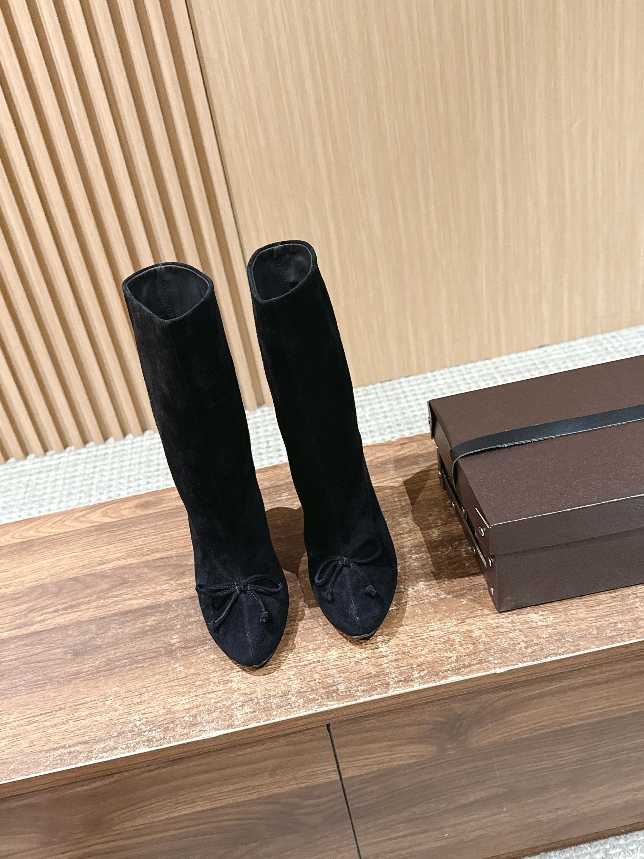 ALAIA high-heeled short boots black suede 386011