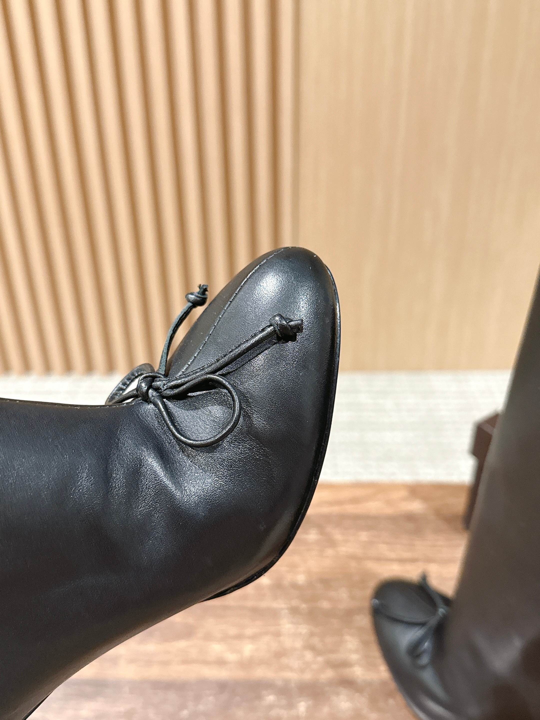 ALAIA high-heeled short boots black calfskin 386012