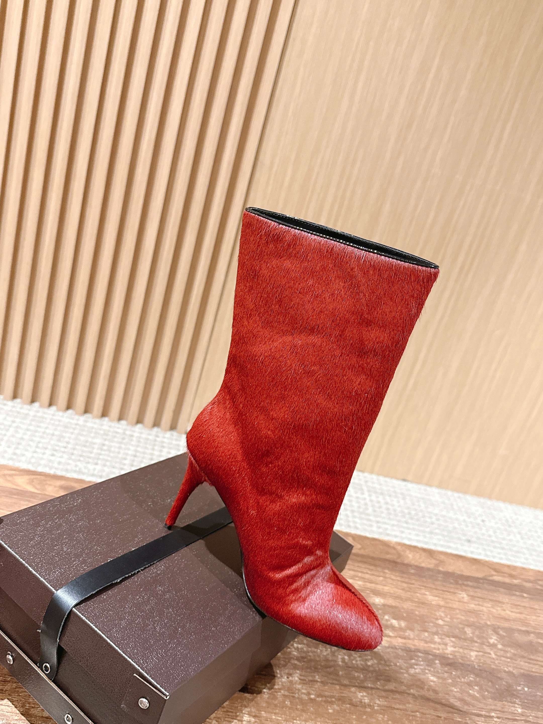 ALAIA high-heeled short boots red velvet 386013