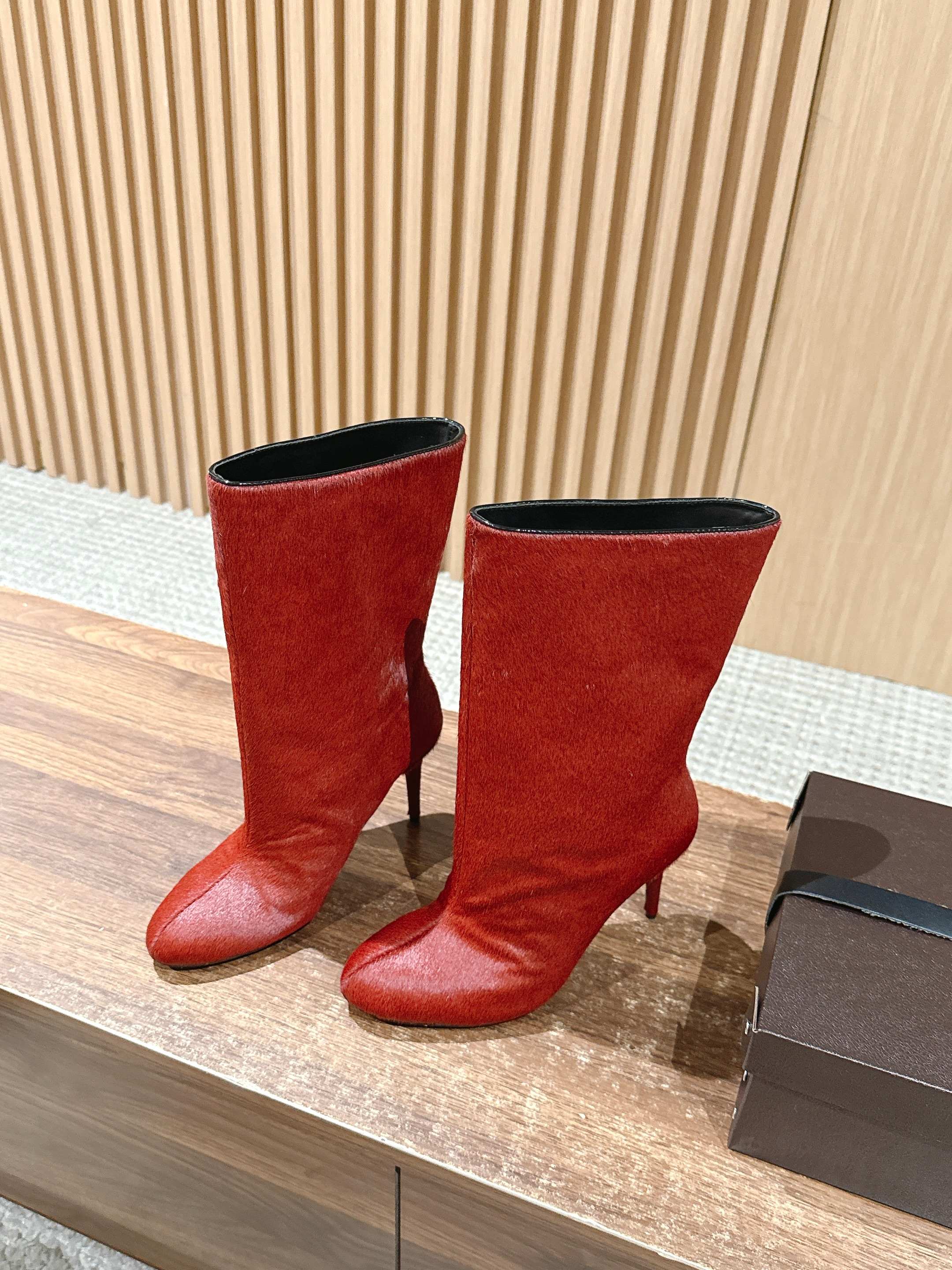 ALAIA high-heeled short boots red velvet 386013