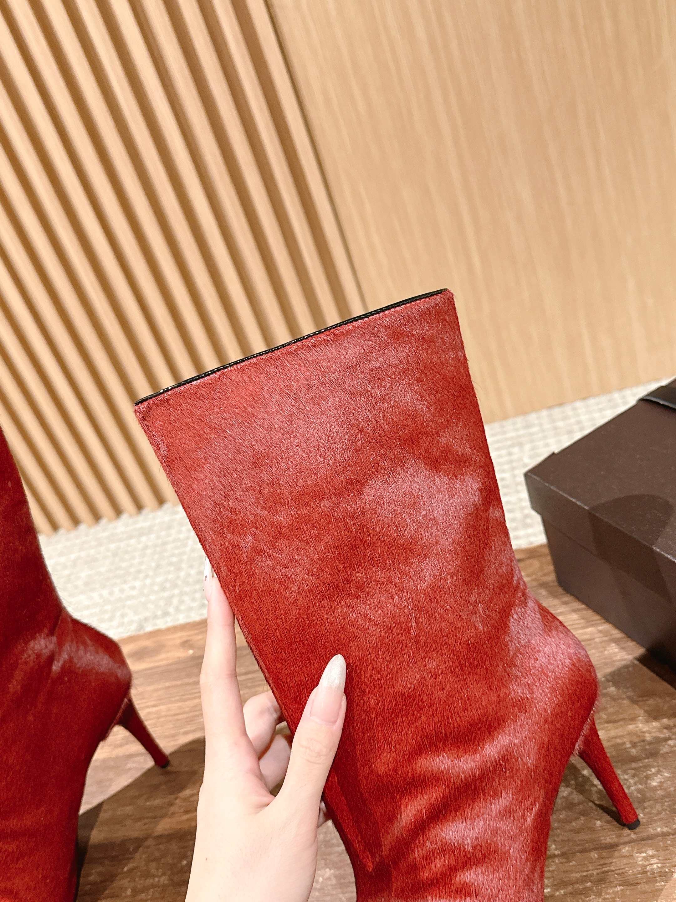 ALAIA high-heeled short boots red velvet 386013