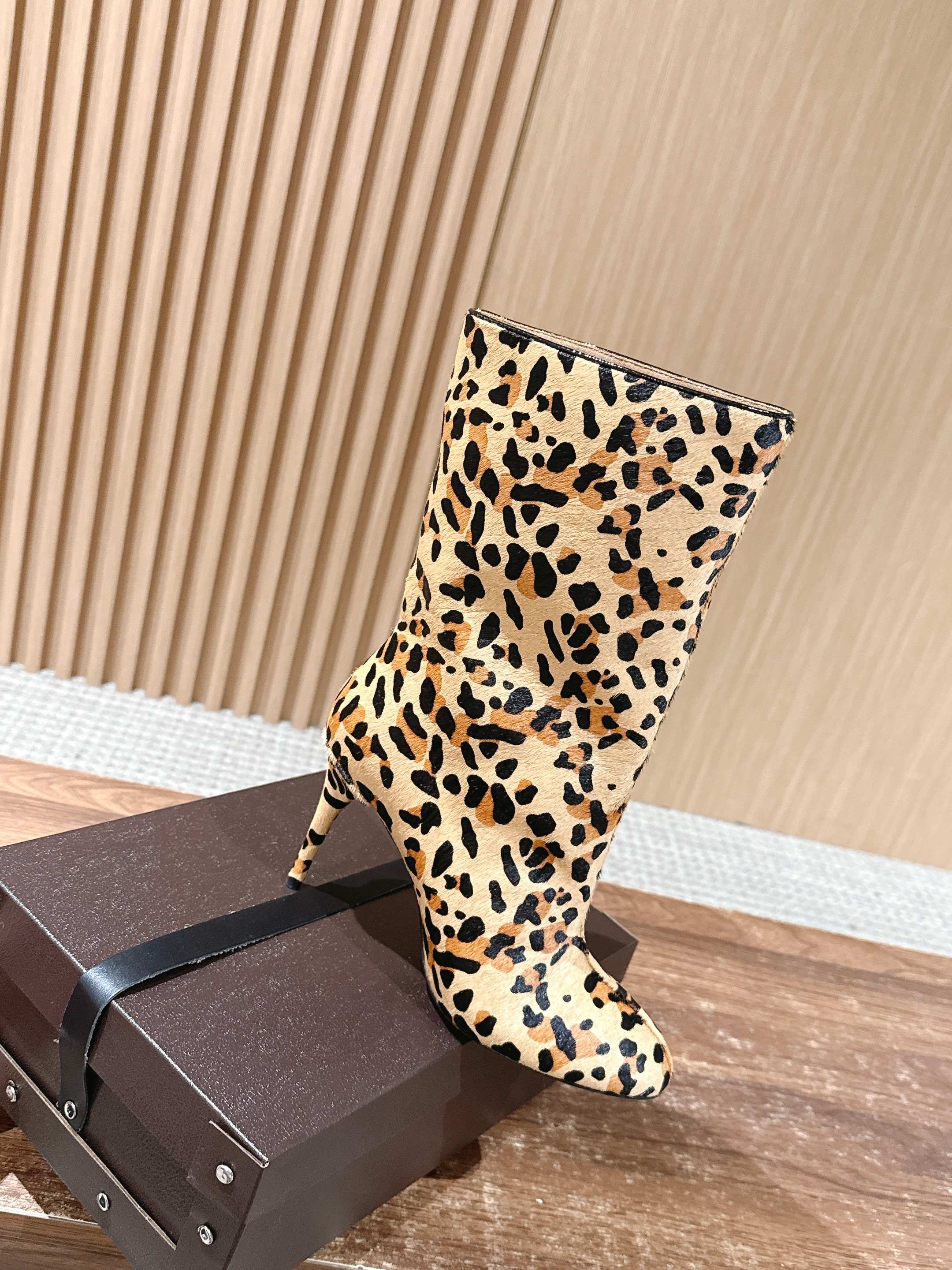 ALAIA high-heeled short boots leopard print velvet 386014