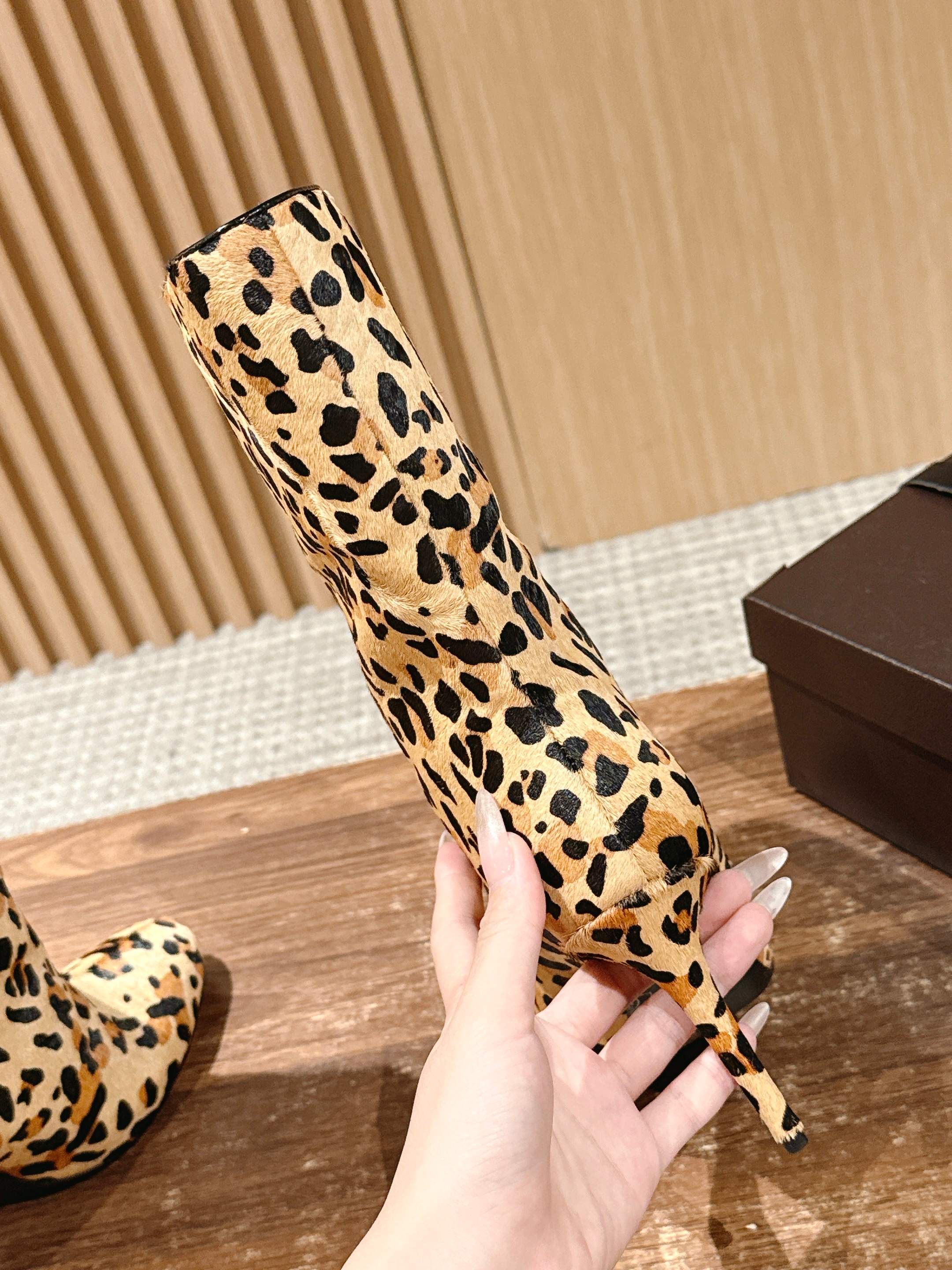 ALAIA high-heeled short boots leopard print velvet 386014