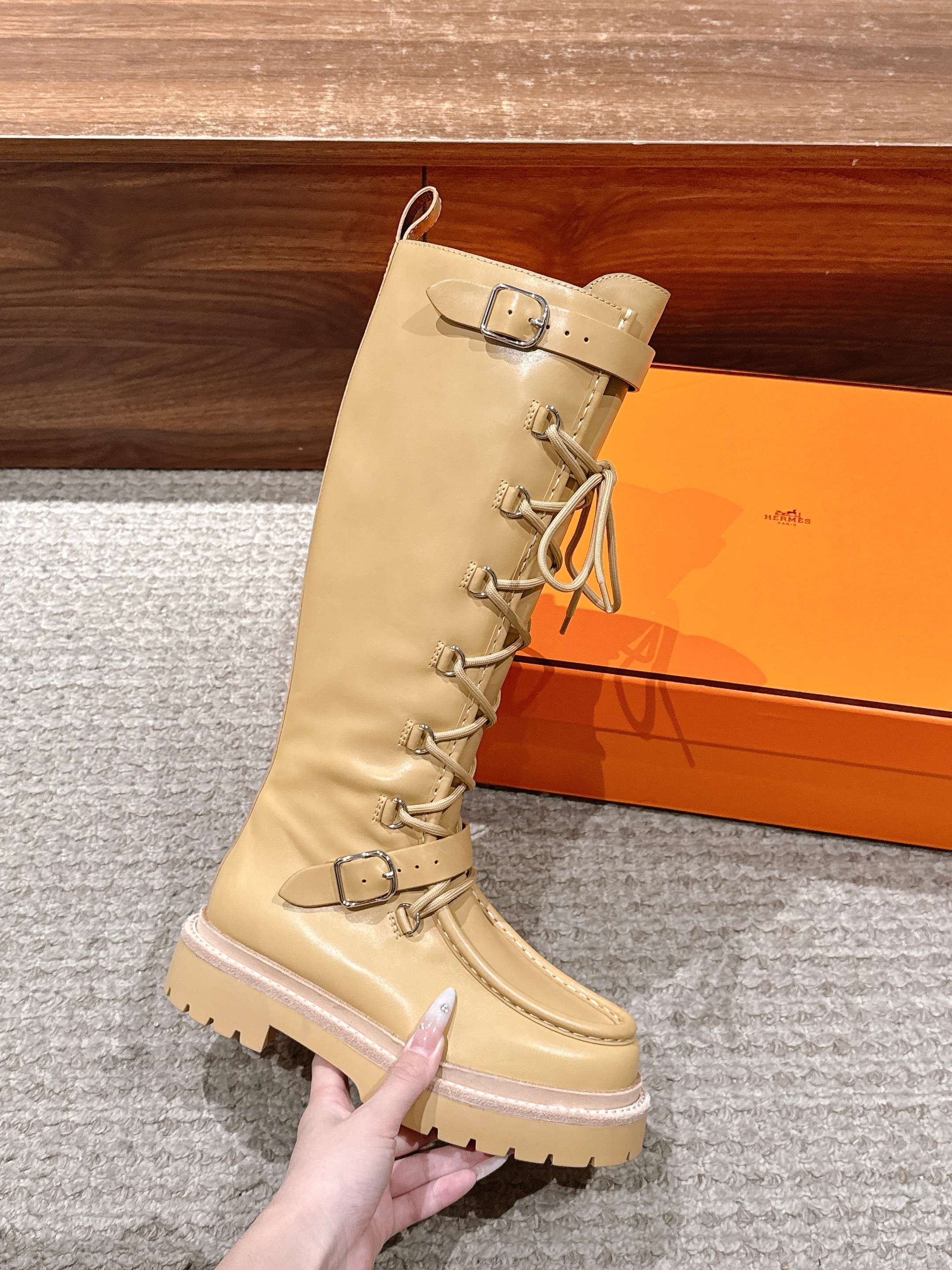 HM 25 High Boots Beige Calfskin 512531